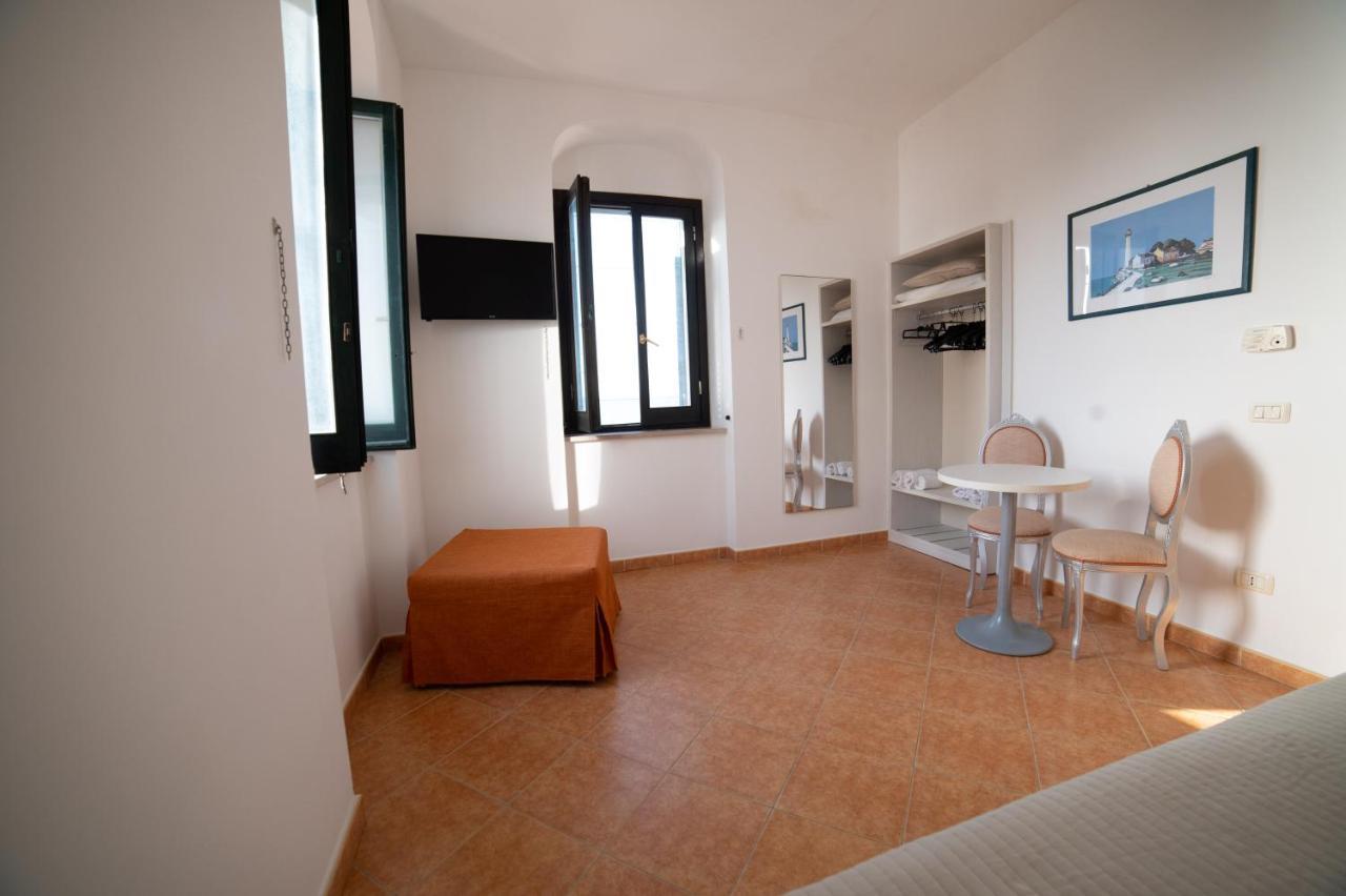 Hotel Villa A Mare Rodi Garganico Exterior foto