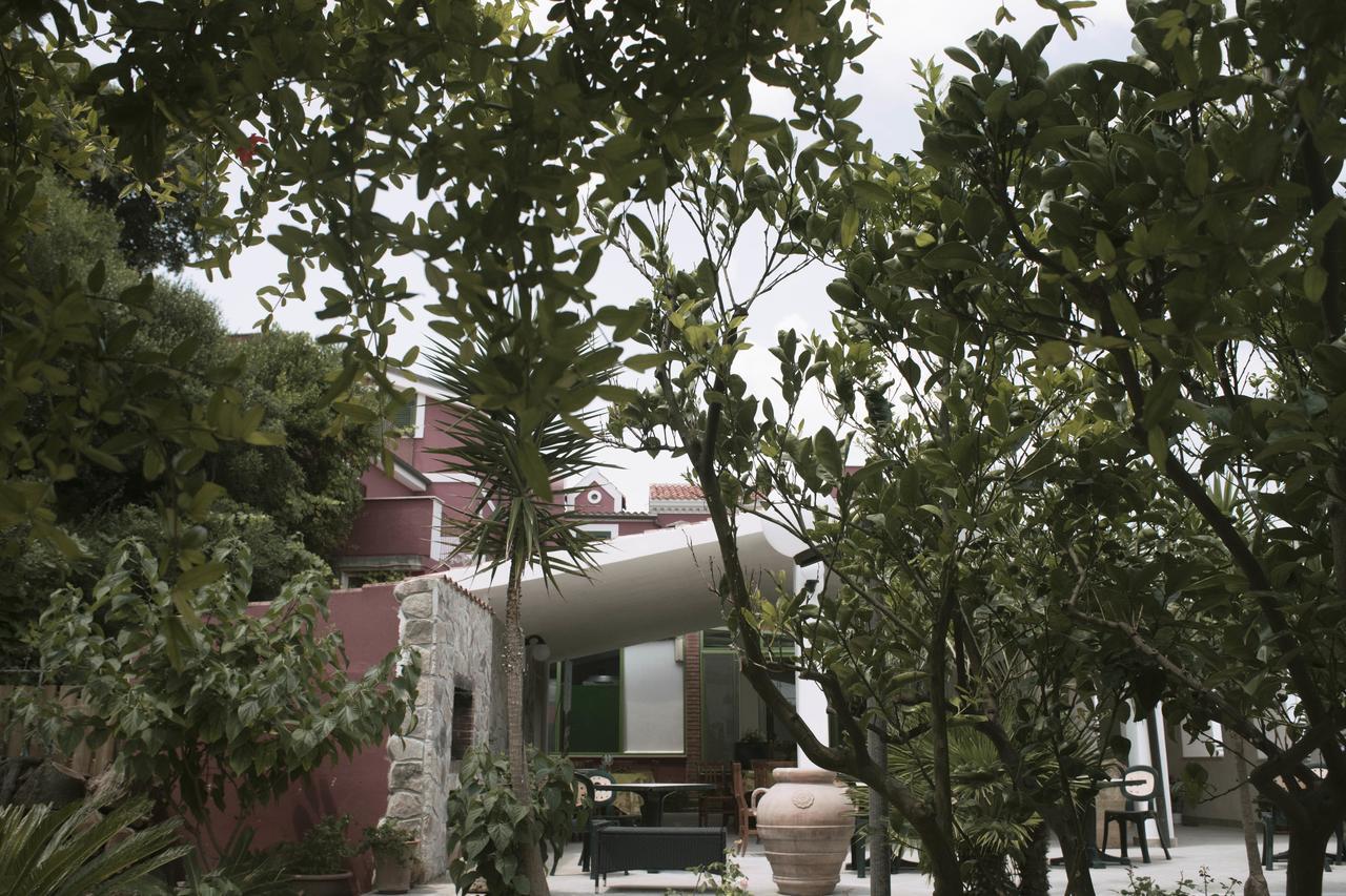 Hotel Villa A Mare Rodi Garganico Exterior foto